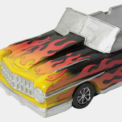 asbak cabrio amerikaanse auto met vlammen