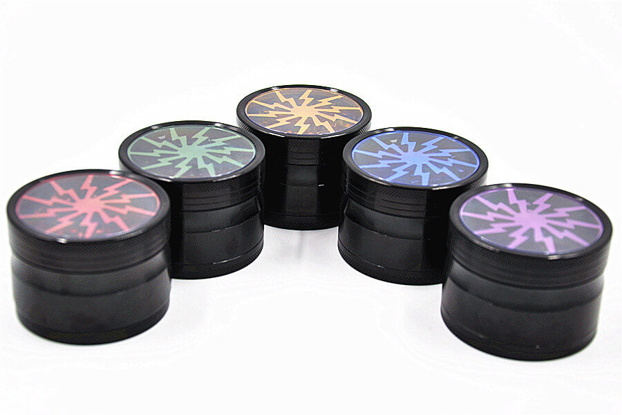Aluminium wiet grinder met magneetsluiting en lightningprint