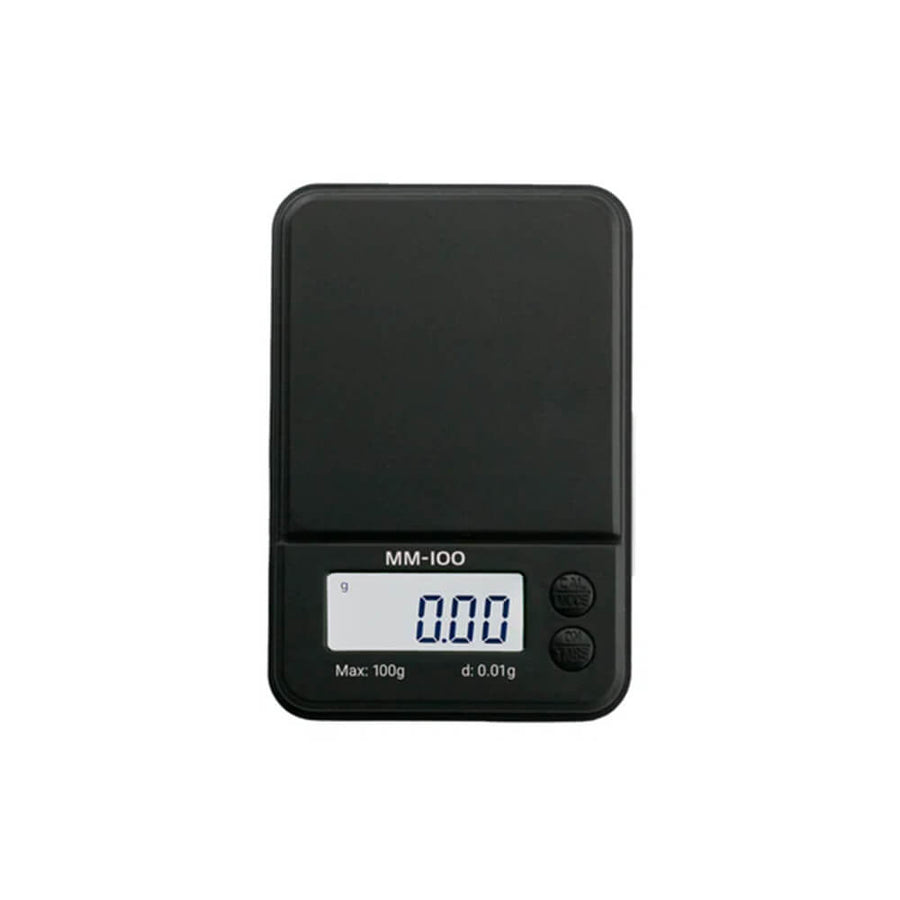 On Balance MM-100 Black digitale mini-weegschaal met afneembaar deksel, zwarte behuizing, en duidelijk verlicht display, geschikt voor nauwkeurige metingen tot 100g met een precisie van 0,01g