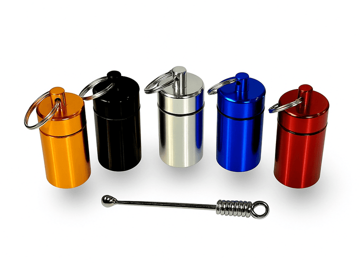 Sleutelhanger stash potje met mini spoon – ideaal voor geocaching, letterboxing en Munzee, waterdicht aluminium in goud, zilver, zwart, rood en blauw. Geocaching, Letterboxing & Munzee