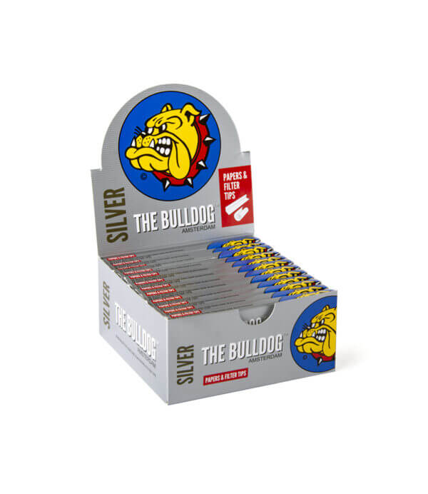 The Bulldog Amsterdam Silver display met King Size Slim rolling papers en filter tips, stijlvol gepresenteerd in een displaydoos.