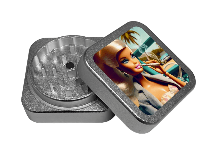 Geopende vierkante aluminium grinder 53mm met scherpe precisie-tanden - Blonde Print zilver Wapshop