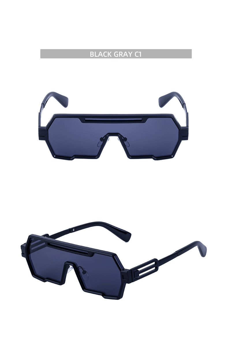 Voor- en zijaanzicht van de Black Gray zonnebril met zwart frame en grijze glazen, perfect voor festivals en zomerse avonturen.