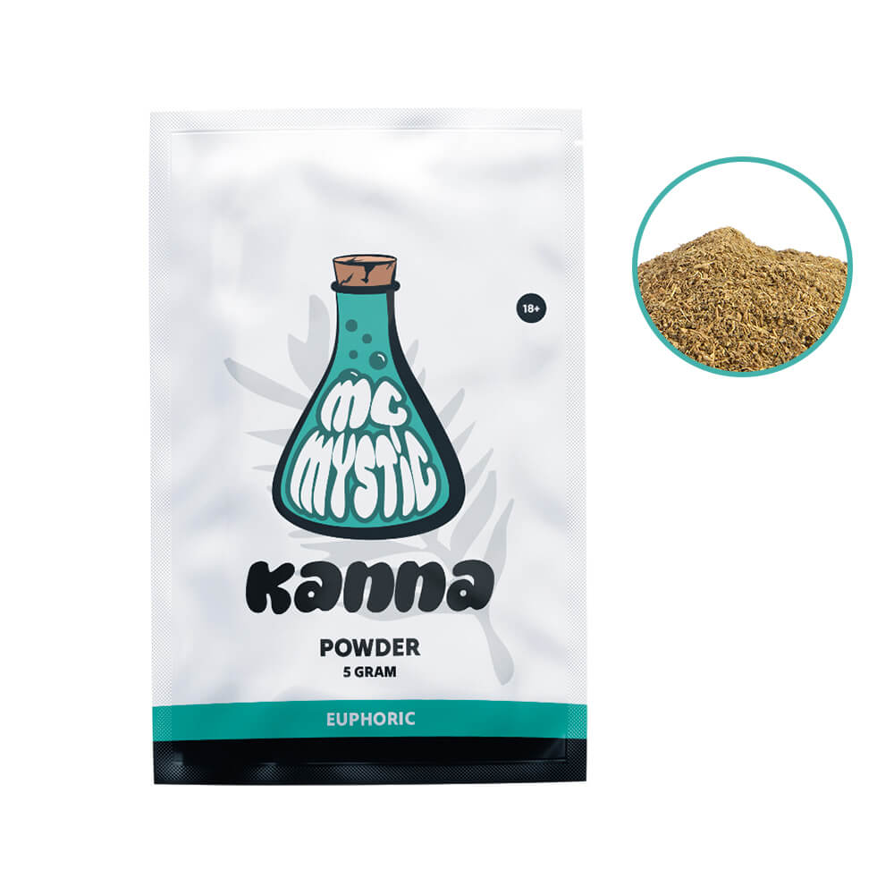 Zakje kanna 5 gram McMystic met close-up van het fijngemalen kruid