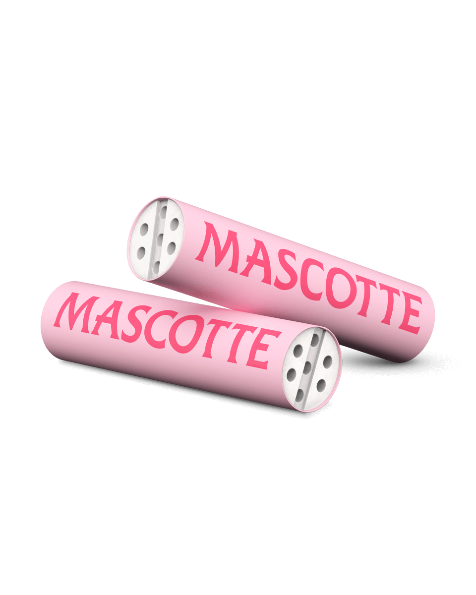 Close-up van Mascotte Active Slim Filters Pink 50, met een filter en verpakking in beeld.