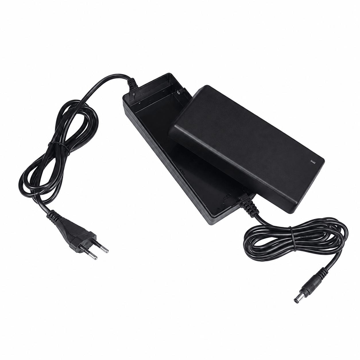 Oplader stash geopend met het verborgen opbergvak zichtbaar, formaat 16,5 × 8,2 × 4 cm