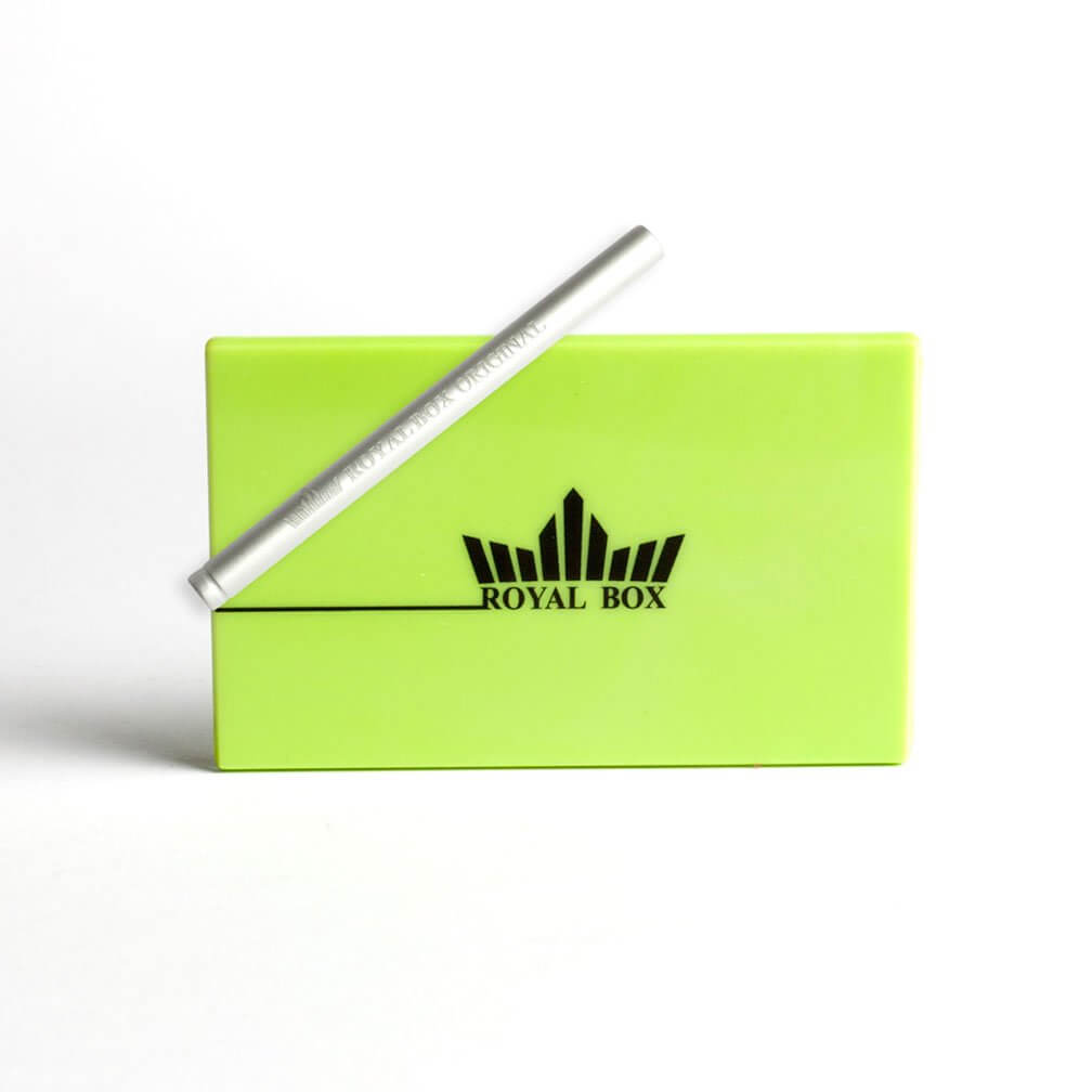 Royal Box – Plastic Party Green gesloten met aluminium buisje erbovenop